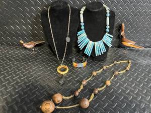 lot 41 image: Turquoise & Wood Bead Jewelry Set - Necklaces, Bracelet, & Wooden Bird Figures