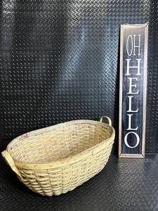 lot 74 image: Oval Woven Basket with OH HELLO Wall Sign Decor Set - Farmhouse Home Decor