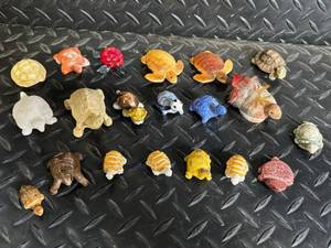 lot 80 image: Fabbrica AllAlabastro Scali Italian Alabaster Turtle Figurines - Assorted