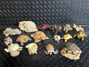 lot 83 image: Quarry Critters Trick & Treat Turtle Figurines - Second Nature Design, Assorted Resin Miniatures