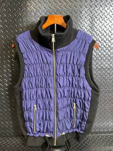 lot 98 image: Calvin Klein Performance Vest - 2X Purple Quilted Puffer With Smartphone Pocket