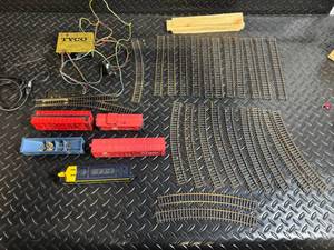 Tyco HO Santa Fe El Capitan Train Set with Transformer & Track