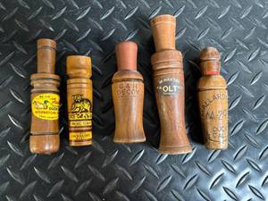 lot 115 image: Mallard M-295 Duck Calls (Lot of 5)