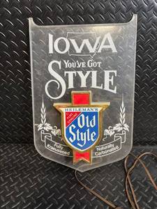 lot 136 image: Old Style Iowa Youve Got Style Beer Sign - Heilemans Advertising Shield