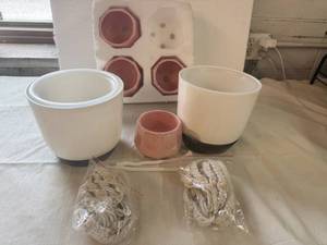 lot 4 image: 2x 2pk Macramae Hanging Plastic Pots & 4 Ceramic Pots