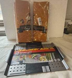 lot 5 image: Meat Blankets & Flat Grill Toppers