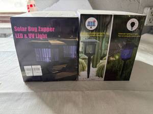 lot 53 image: 2x Solar Bug Zapper LED & UV Light
