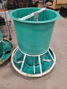 lot 38SK image: Osborne Big Wheel Feeder (603655)