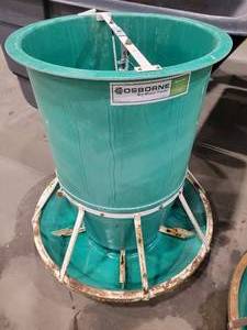 lot 40SK image: Osborne Big Wheel Feeder (603656)