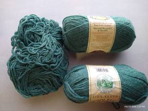 lot 24 image: (3) Skeins Lambs Wool Yarn