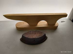 lot 60 image: Vintage Asbestos Sad Iron & Tailors Point Press Clapper