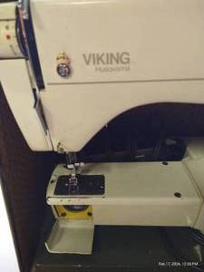 lot 86 image: Viking Husqvarna Sweden Model 64 30 Sewing Machine