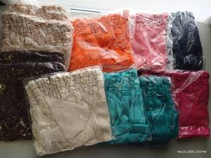 lot 109 image: (11) Bags of New Headbands, 9 Colors