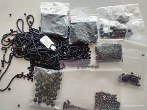 lot 121 image: Black Seed Beads, Various StylesSizes