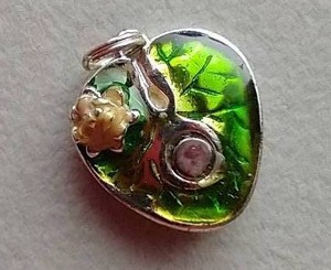 lot 128 image: 925 Lilly Pad Charm