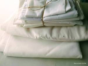 lot 148 image: White Cottons & Linens