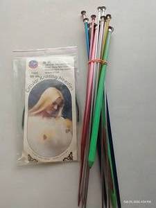 lot 162 image: Knitting Needles Lot