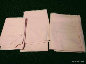 lot 173 image: (3) Pink Wool Cuts