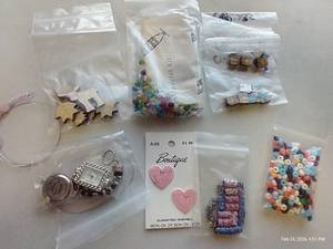 lot 183 image: Assorted Beads, Watch Faces & Bracelet Kit