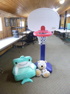 lot 17 image: Kids Items