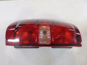 lot 40 image: 2010 Yukon GMC Tail Light