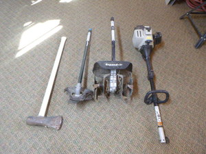 lot 81 image: Lawn and Garden Tools