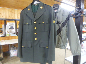 lot 93 image: Military Clothing