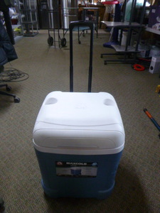 lot 96 image: Igloo Maxcold Cooler on Wheels