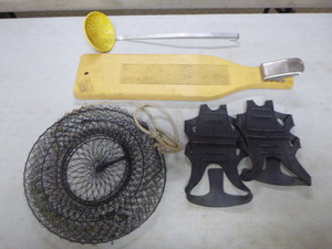 lot 104 image: Fishing Items