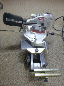 lot 6 image: Craftsman 10 Compound Miter Saw