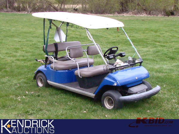 lot 2 image: Yamaha 4-Person Gas Powered Golf Cart
