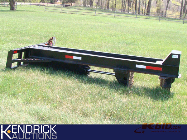 lot 6 image: 8 Bobcat Skid Steer Half to Quarter Wedge 4 Cut Log Splitter Attachment
