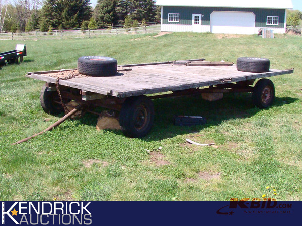 lot 11 image: Rustic Hay Wagon