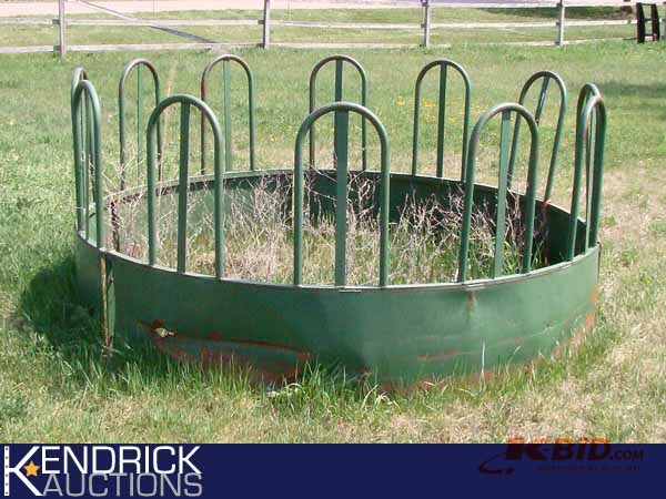 lot 12 image: 8 HorseCattleAnimal Hay Feeder