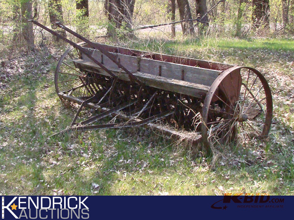 lot 13 image: Vintage Minnesota Seeder