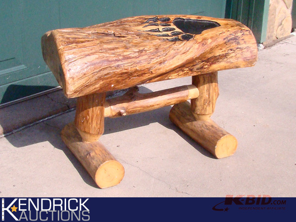 lot 37 image: Small Log Bear Claw Design Bench