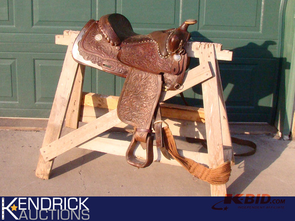 lot 51 image: High End Western Leather Saddle