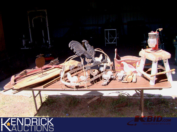 lot 83 image: Lot of Higher End Home Decor Items, Collectibles, and Antiques