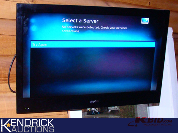 lot 95 image: Sanyo 32 LCD TVDVD Combination