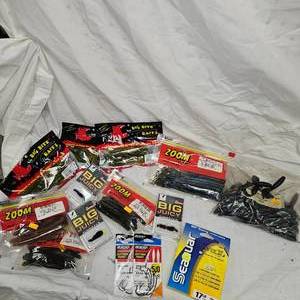 lot 33 image: Big Bite, Seaguar, Zoom, Bulk 5 Grubs, Kenders