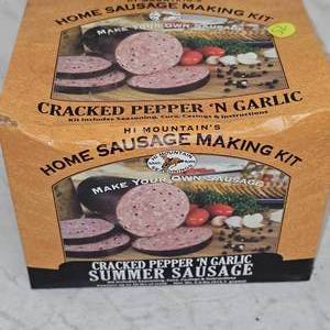 lot 52 image: Hi Mountain Home  Sausage Kit PepperGarlic