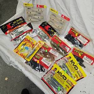 lot 64 image: Strike King, KVD, Big Bite, Zoom