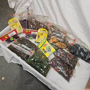 lot 45 image: Lots of Bulk Trailers, Booyah, Zoom, Etc