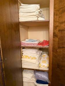 PAVILIA Luxury Knit Blanket 50x60 - White Sheets & Pillowcases - Assorted Linens