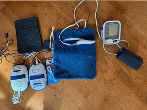 Mixed Home Health Device Lot Omron Vicks Light Relief Heating Pad