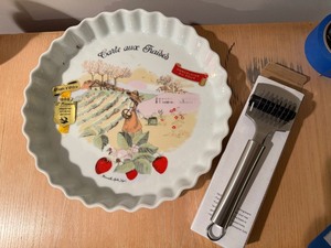 LHirondelle French Porcelain Strawberry Tart Quiche Dish Fluted