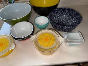 Vintage Pyrex Enamelware Mixing Bowl Casserole Lot Sunflower