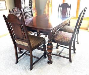 DR - Antique Jacobean-Style Antique Dining Table with Six Chairs