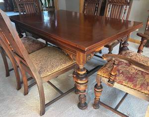 lot 5R image: DR - Antique Jacobean-Style Antique Dining Table with Six Chairs
