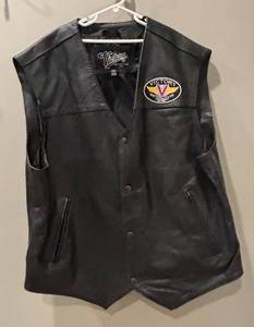 lot 16R image: MR - Victory Motorcycles Leather Vest XXL